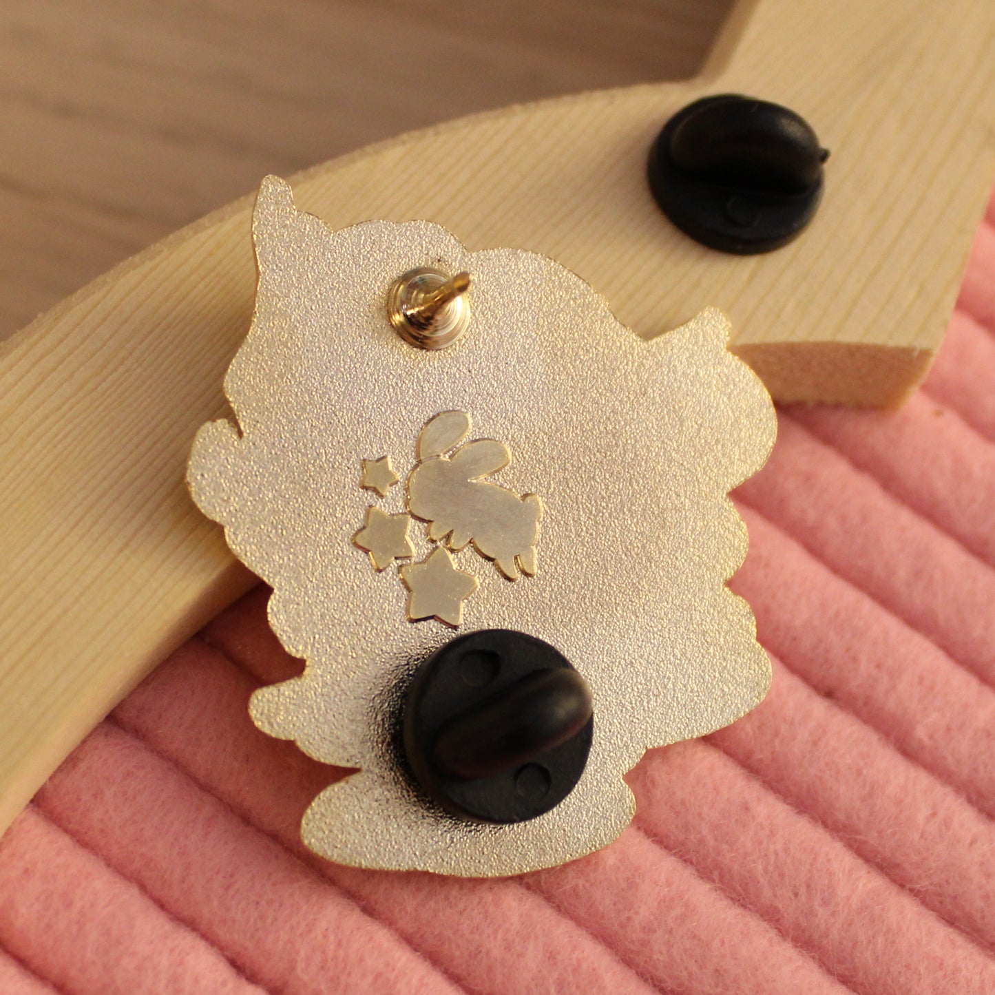 Siren Pin